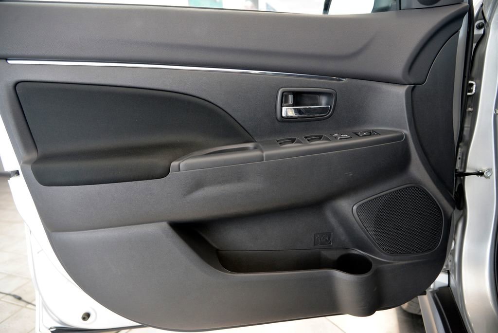 Used 2024 Mitsubishi Outlander Sport ES image 14