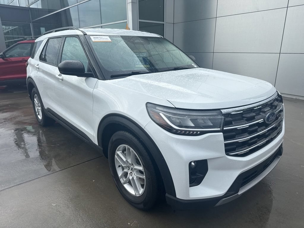 Used 2026 Ford Explorer Active w/ Active Comfort Package RWD image 1
