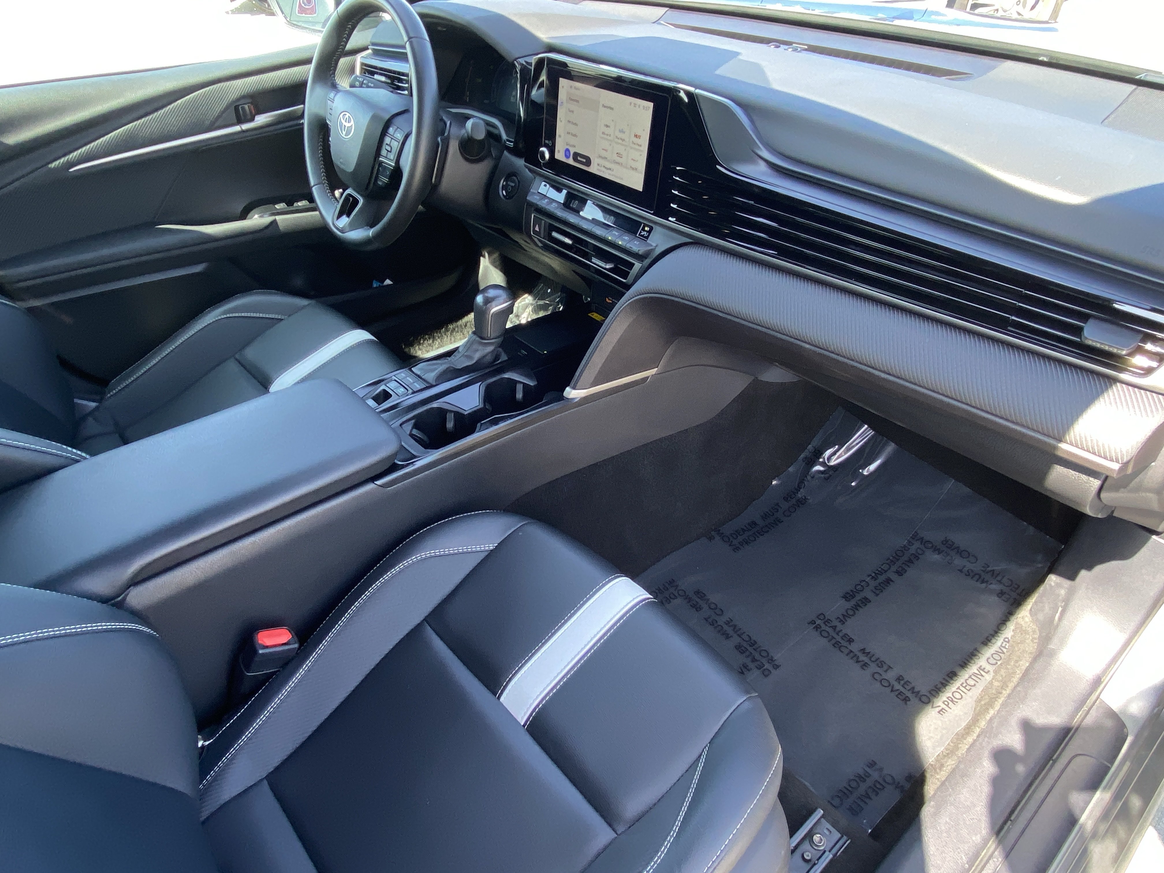 Used 2025 Toyota Camry SE FWD image 8