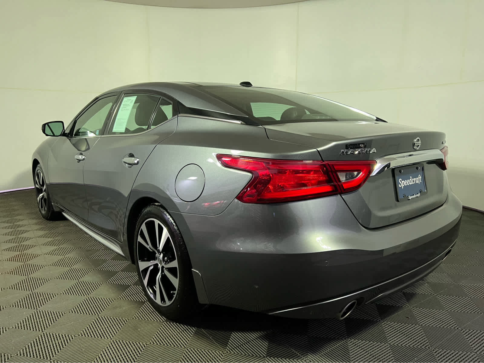 Used 2018 Nissan Maxima Platinum image 5
