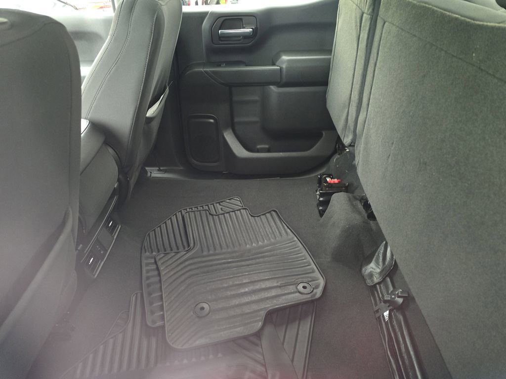 Used 2024 Chevrolet Silverado 1500 Custom image 13