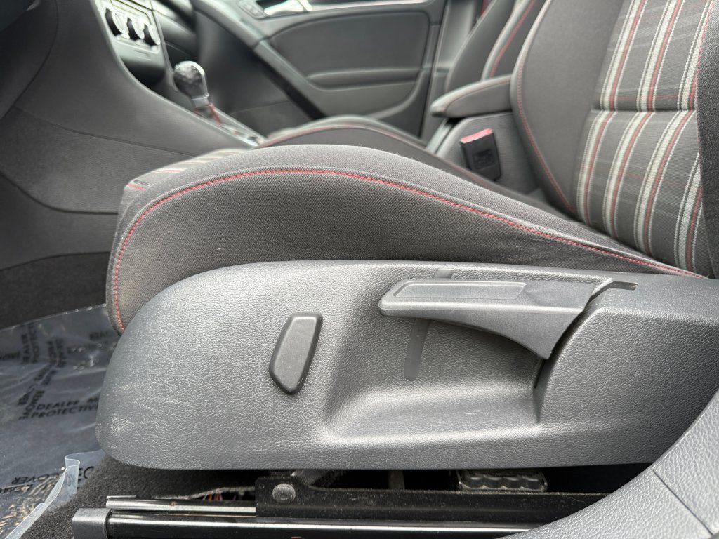 Used 2014 Volkswagen GTI Driver's Edition FWD image 10