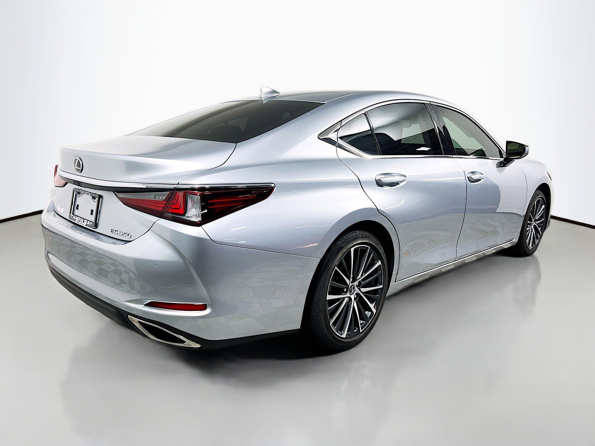 Used 2024 Lexus ES 350 w/ Premium Package image 4
