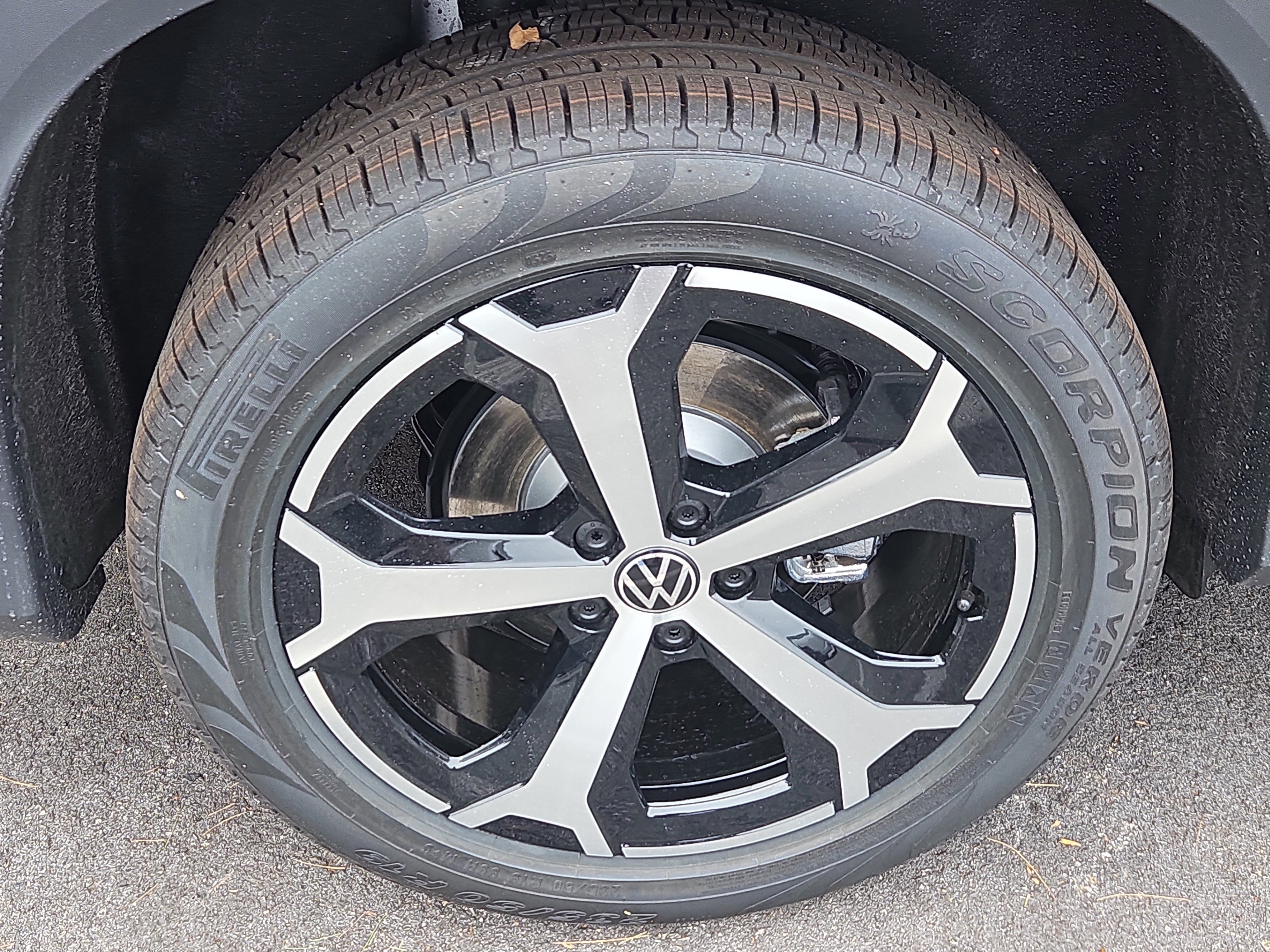 New 2026 Volkswagen Tiguan SE AWD/4WD image 3