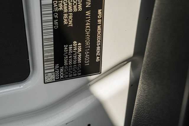 Used 2024 Mercedes-Benz Sprinter 2500 image 35