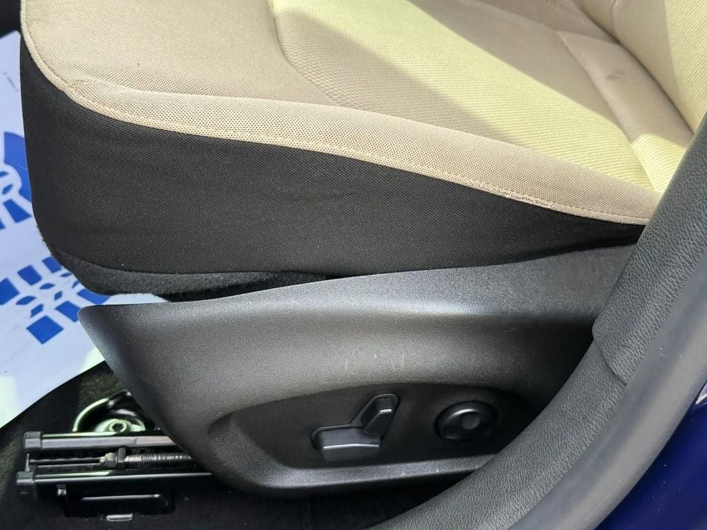 Used 2017 Jeep Renegade Latitude FWD image 20