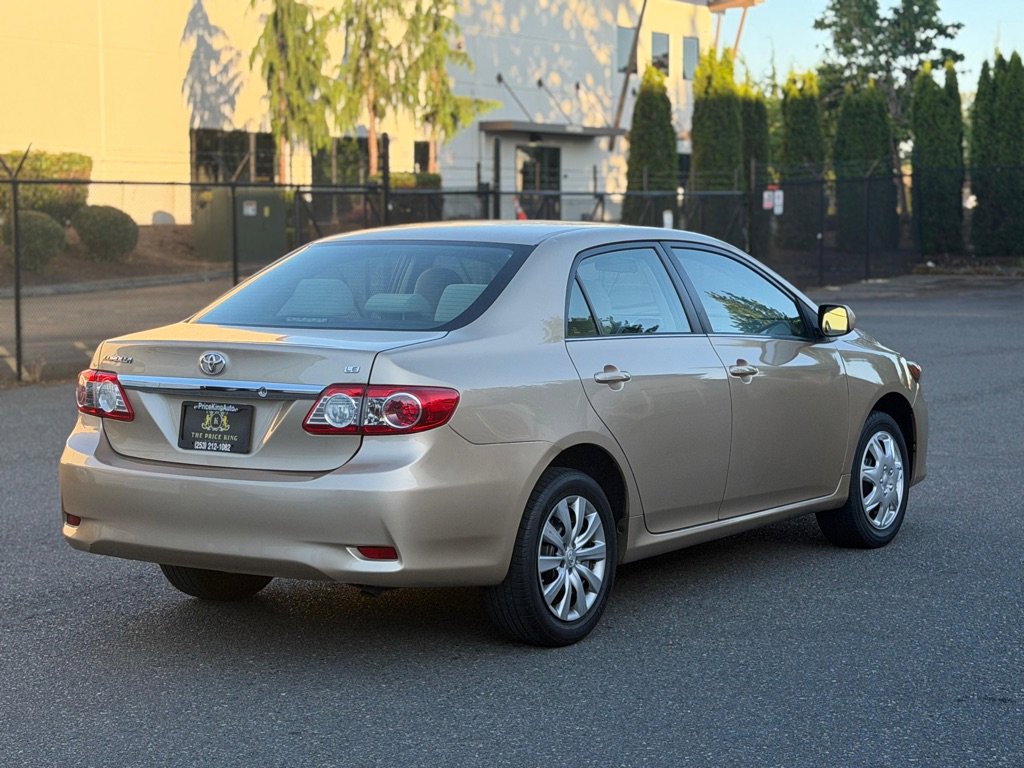 Used 2013 Toyota Corolla LE FWD image 5
