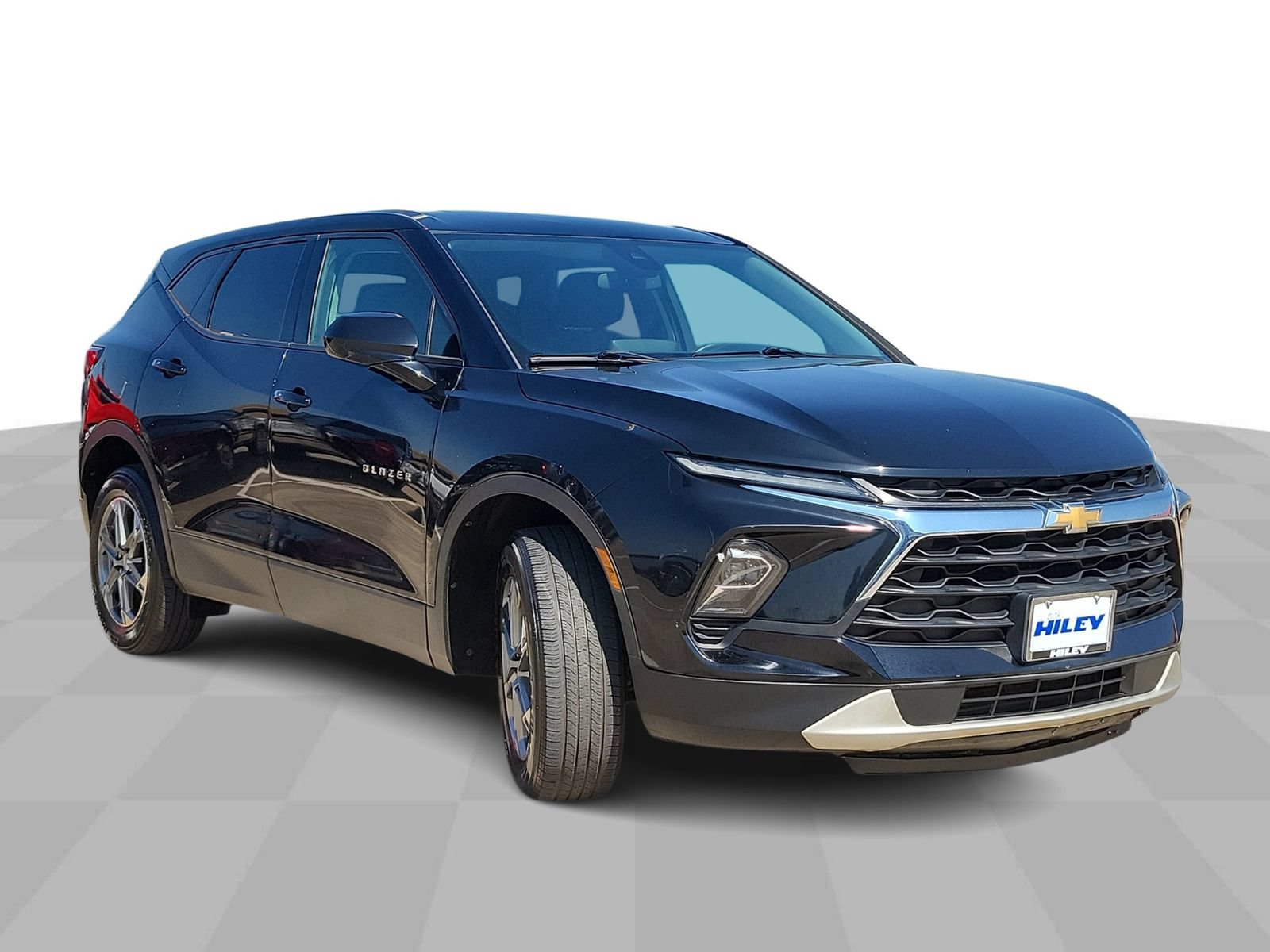 Used 2023 Chevrolet Blazer LT FWD image 2