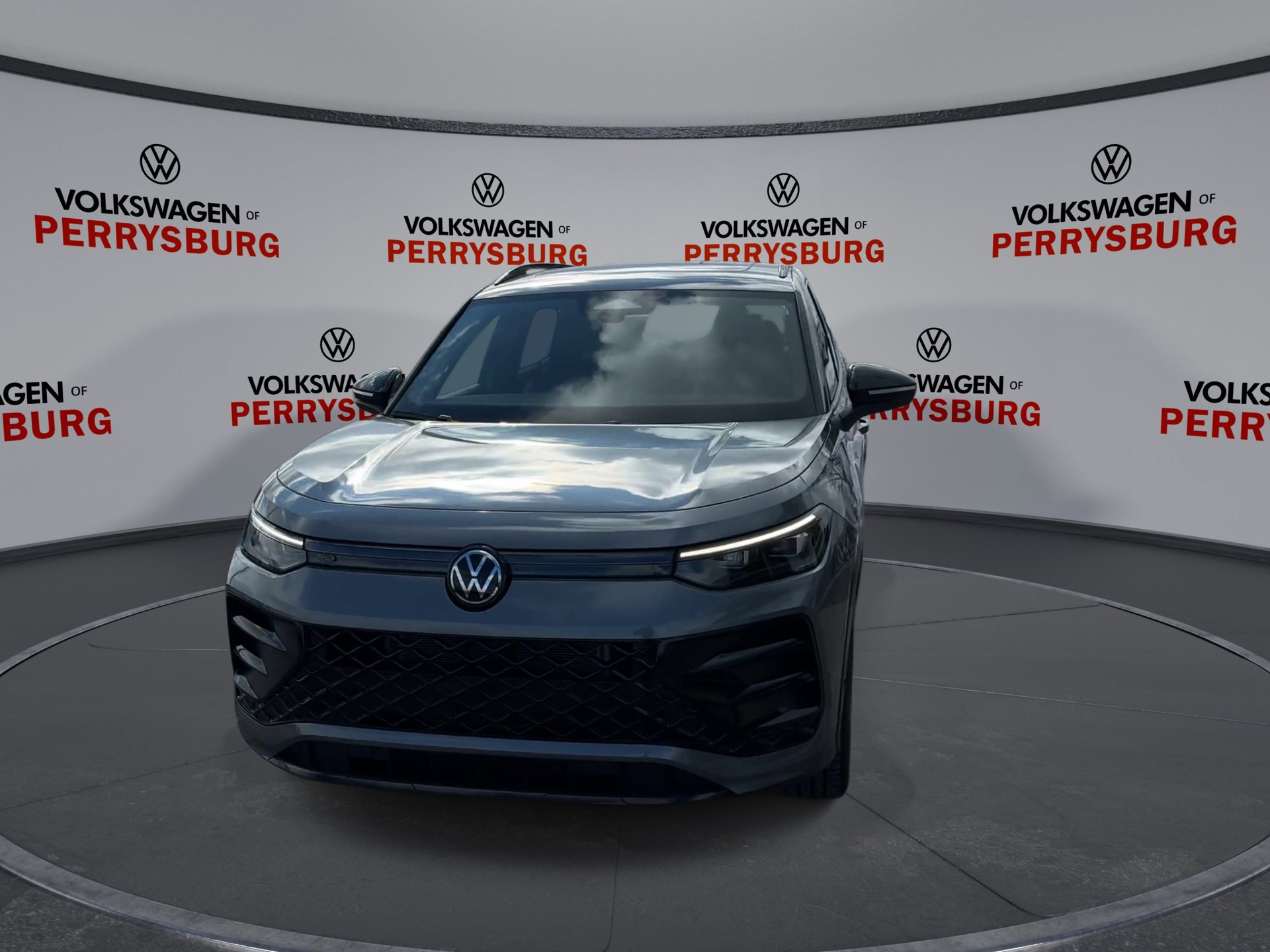 New 2026 Volkswagen Tiguan SE R-Line image 3