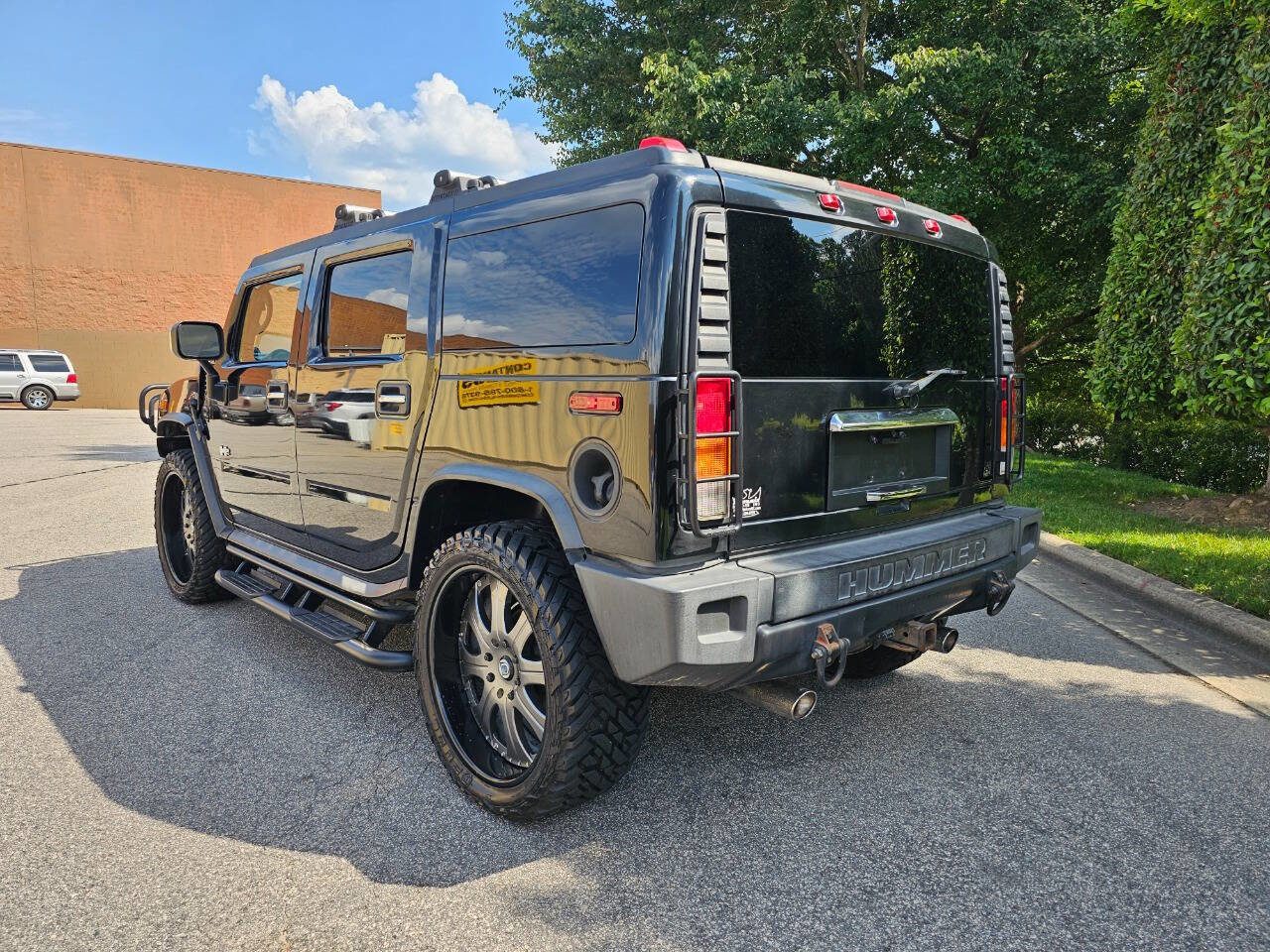 Used 2003 HUMMER H2 w/ Preferred Equipment Group image 3