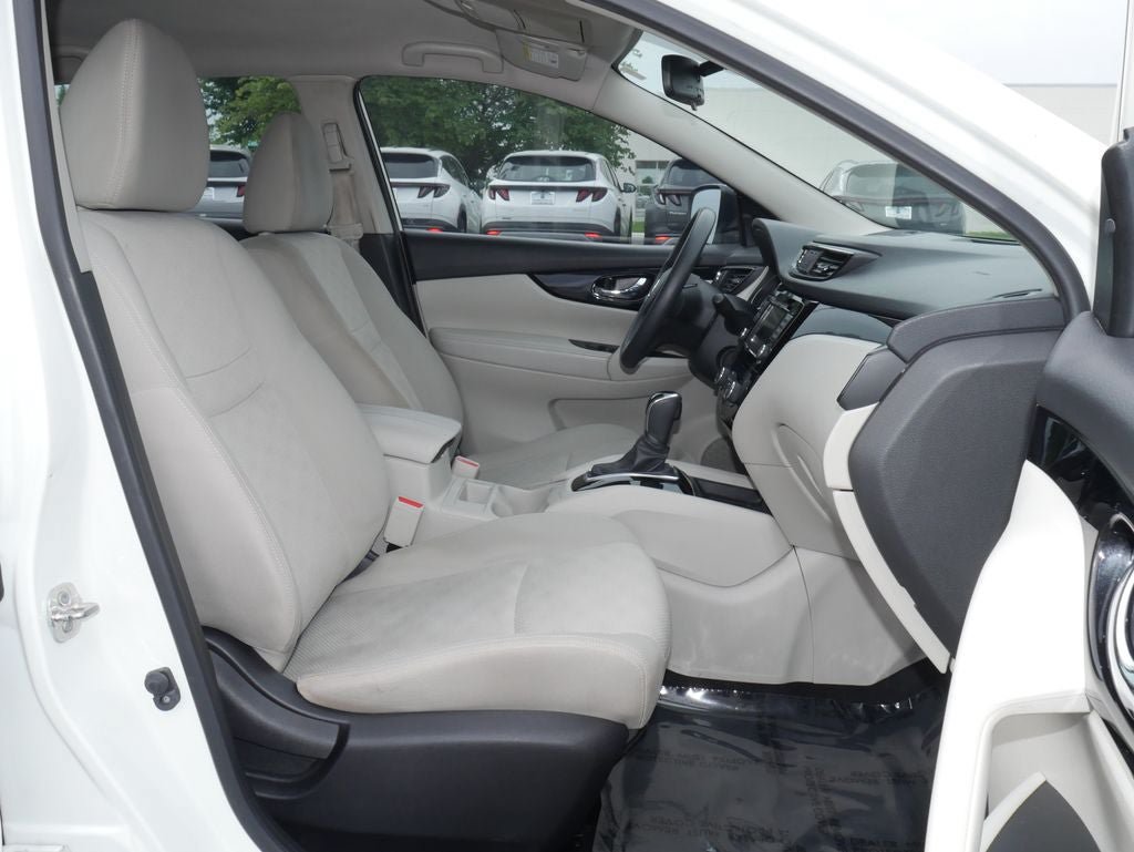 Used 2020 Nissan Rogue Sport SV FWD image 22