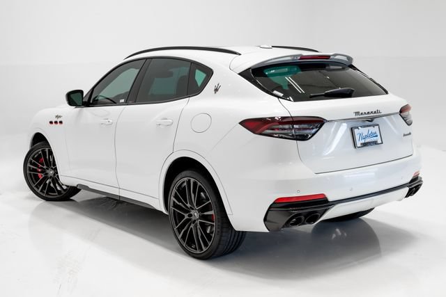 Used 2022 Maserati Levante Trofeo AWD/4WD image 33
