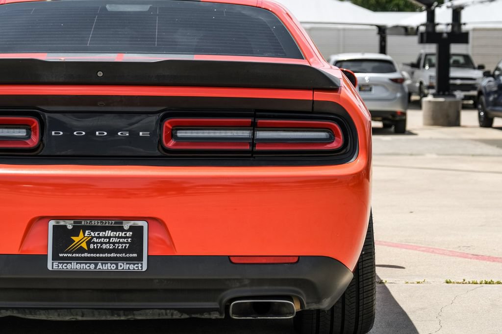 Used 2016 Dodge Challenger R/T w/ Blacktop Package RWD image 40