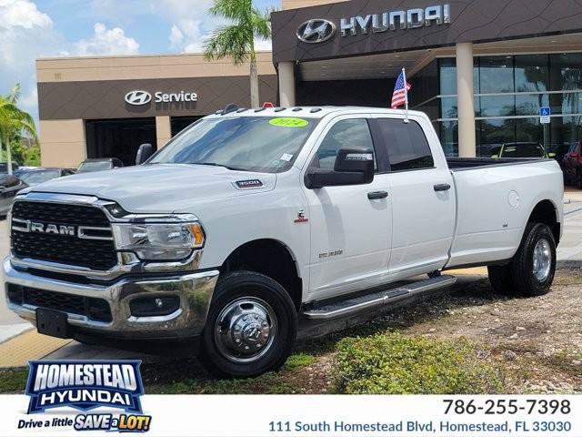 Used 2024 RAM 3500 Big Horn AWD/4WD image 1