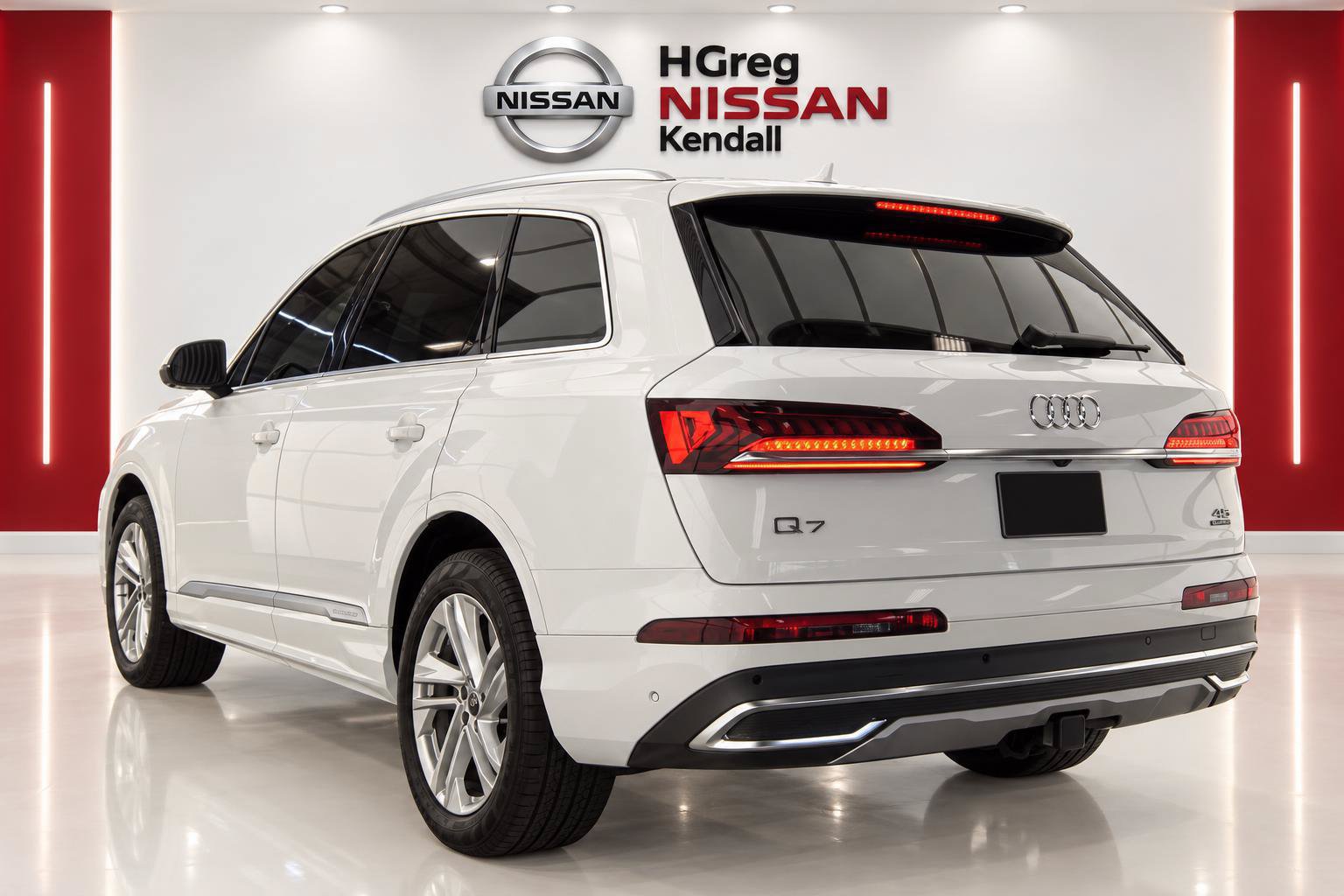 Used 2023 Audi Q7 2.0T Premium w/ Convenience Package AWD/4WD image 2