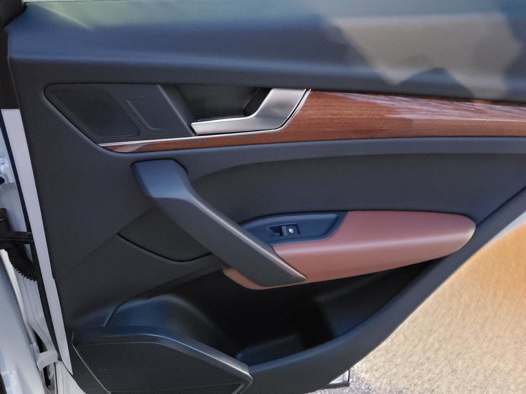 Used 2022 Audi Q5 2.0T Premium image 17