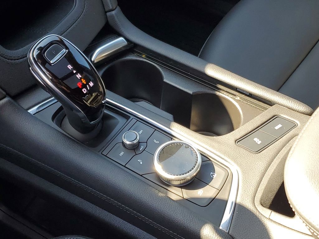 Used 2024 Cadillac XT6 Luxury w/ LPO, Floor Liner Package FWD image 17