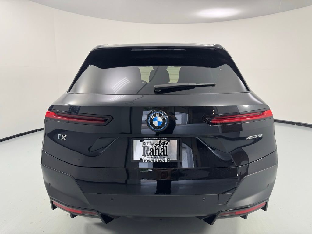 Used 2024 BMW iX xDrive50 w/ Convenience Package AWD/4WD image 6