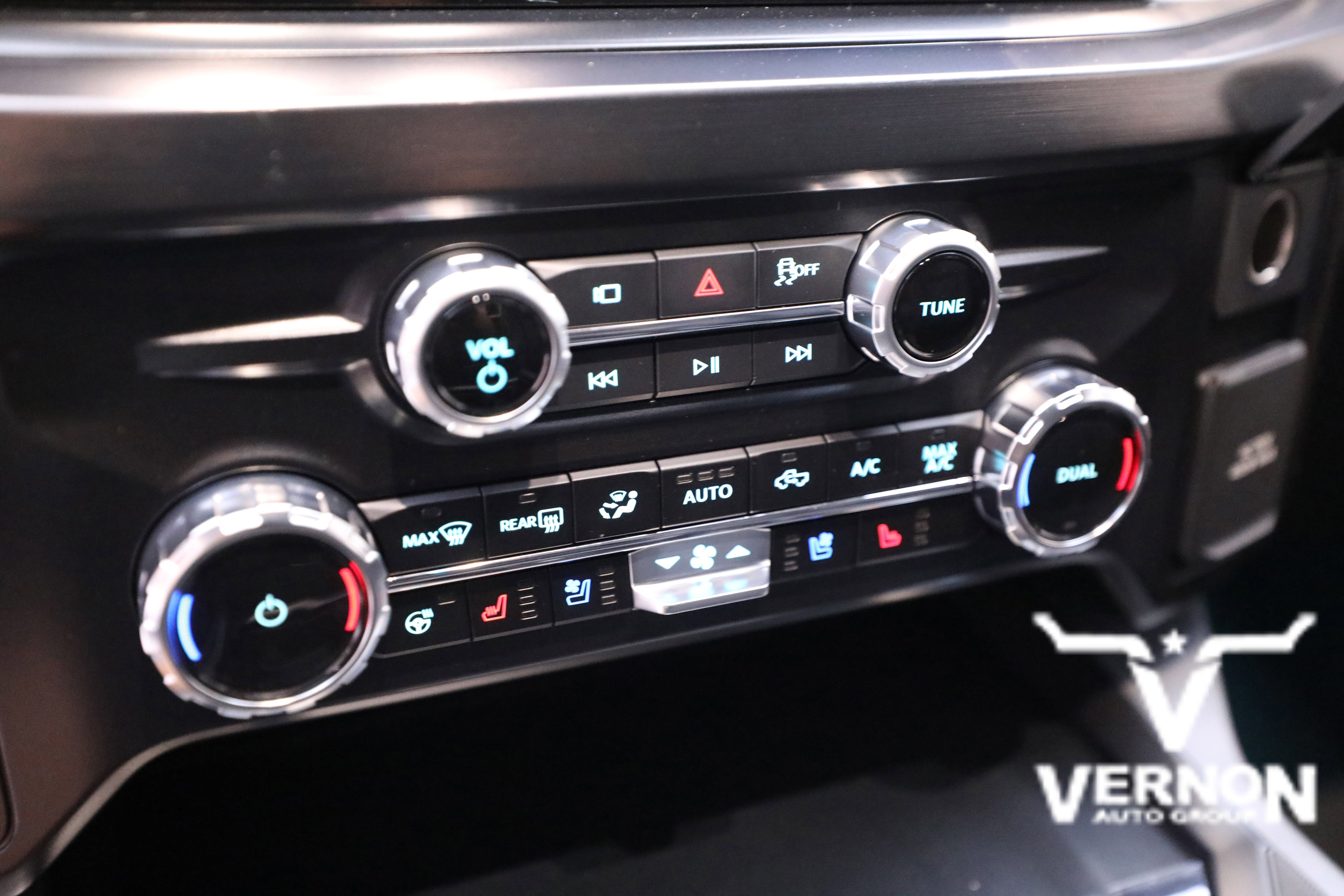 New 2026 Ford F250 Lariat w/ Chrome Package image 25