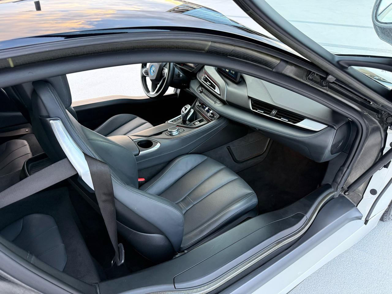 Used 2019 BMW i8 Coupe AWD/4WD image 13
