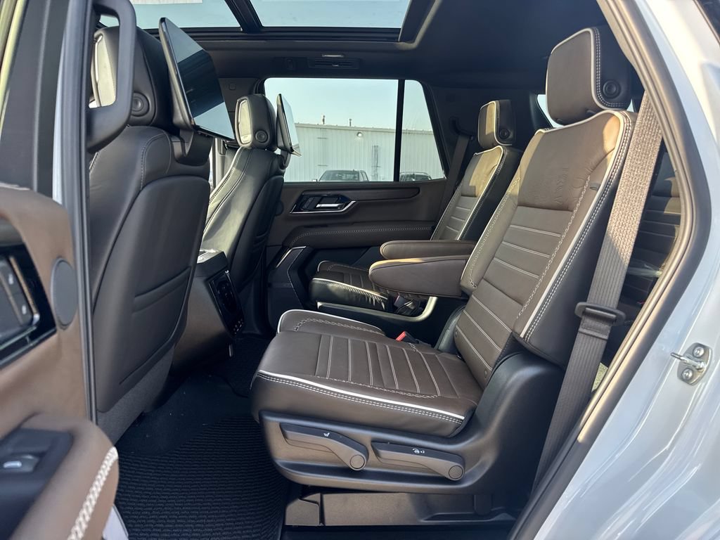 New 2026 GMC Yukon Denali Ultimate AWD/4WD image 15