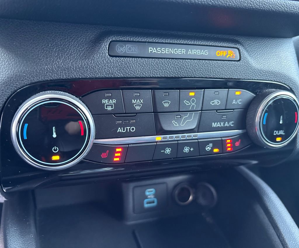 Used 2022 Ford Escape Titanium image 31