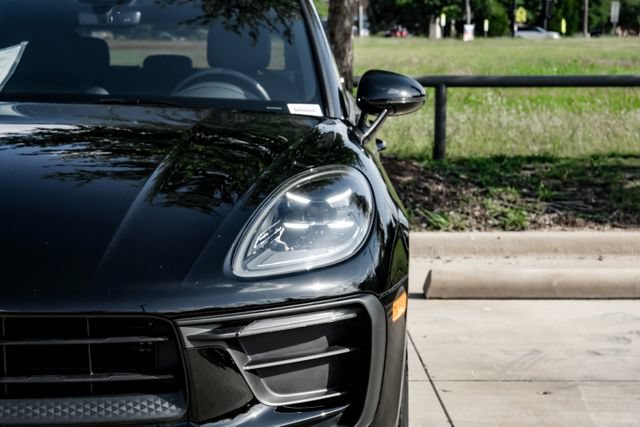 Used 2025 Porsche Macan AWD/4WD image 57