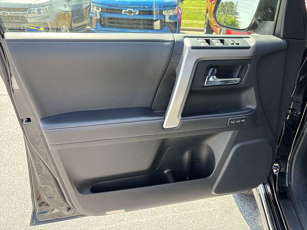 Used 2023 Toyota 4Runner Limited image 25