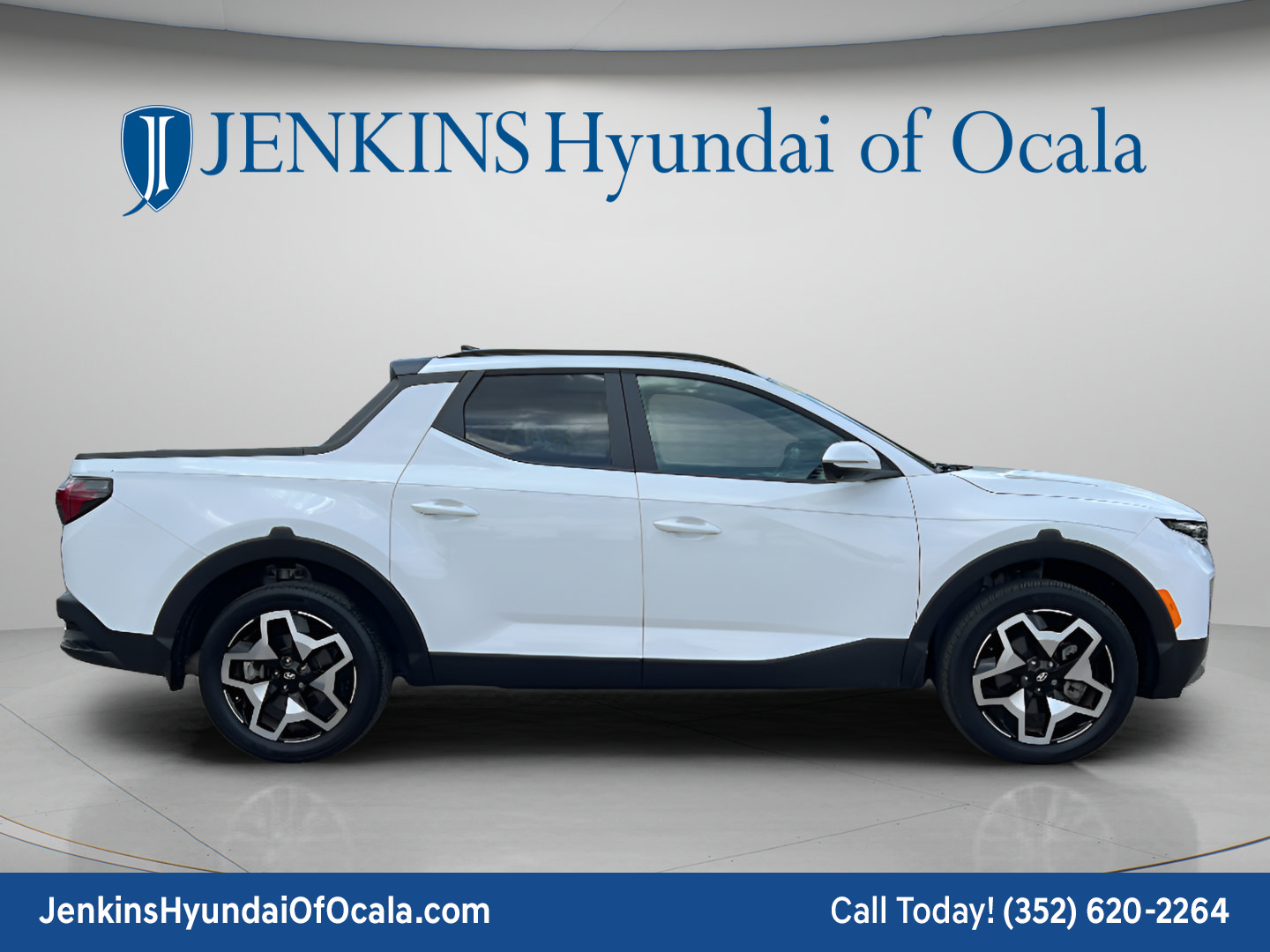 Certified 2023 Hyundai Santa Cruz Limited AWD/4WD image 2
