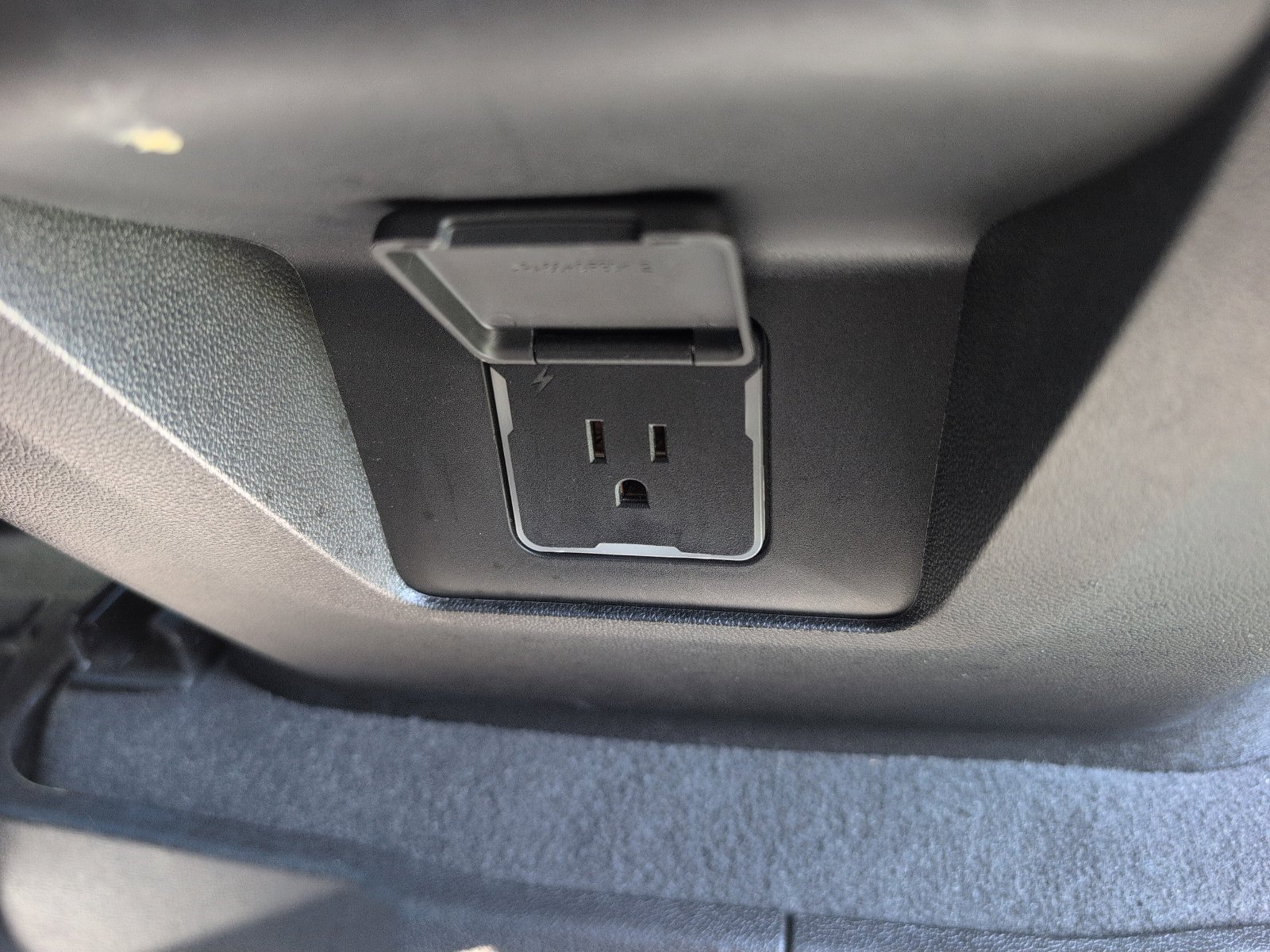 Used 2022 GMC Yukon AT4 image 15