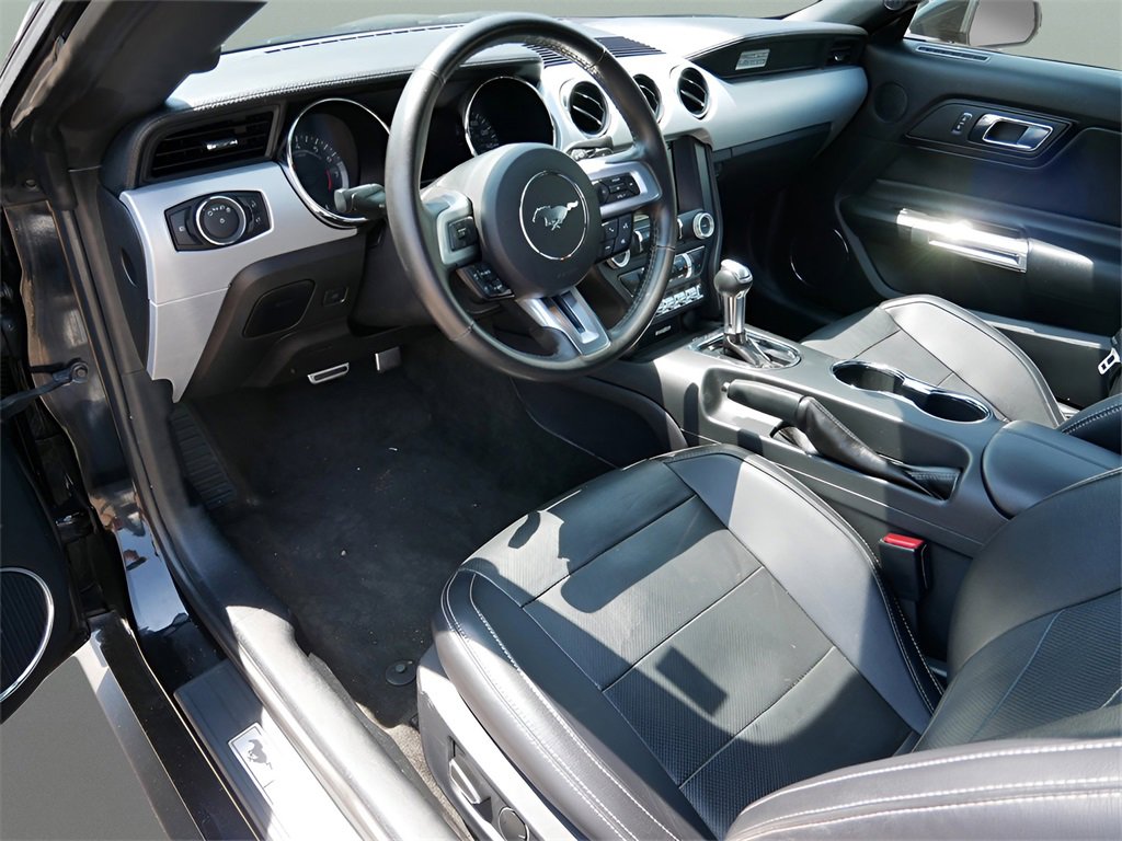 Used 2016 Ford Mustang Premium image 10