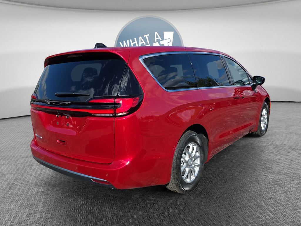 New 2027 Chrysler Pacifica Select FWD image 3