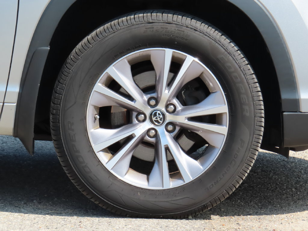 Used 2016 Toyota Highlander Plus AWD/4WD image 14