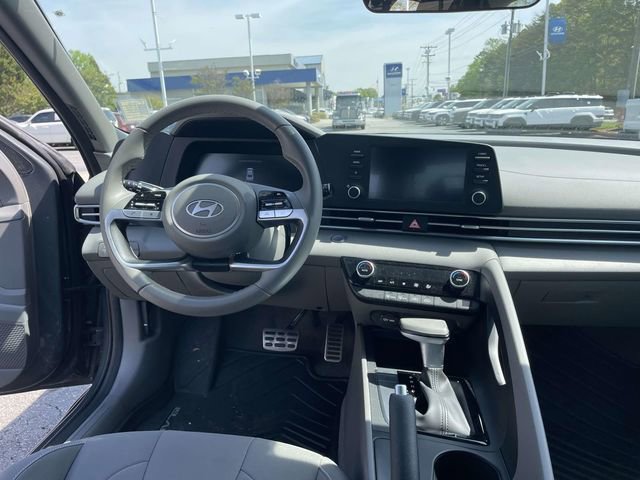 Certified 2025 Hyundai Elantra Sport image 10