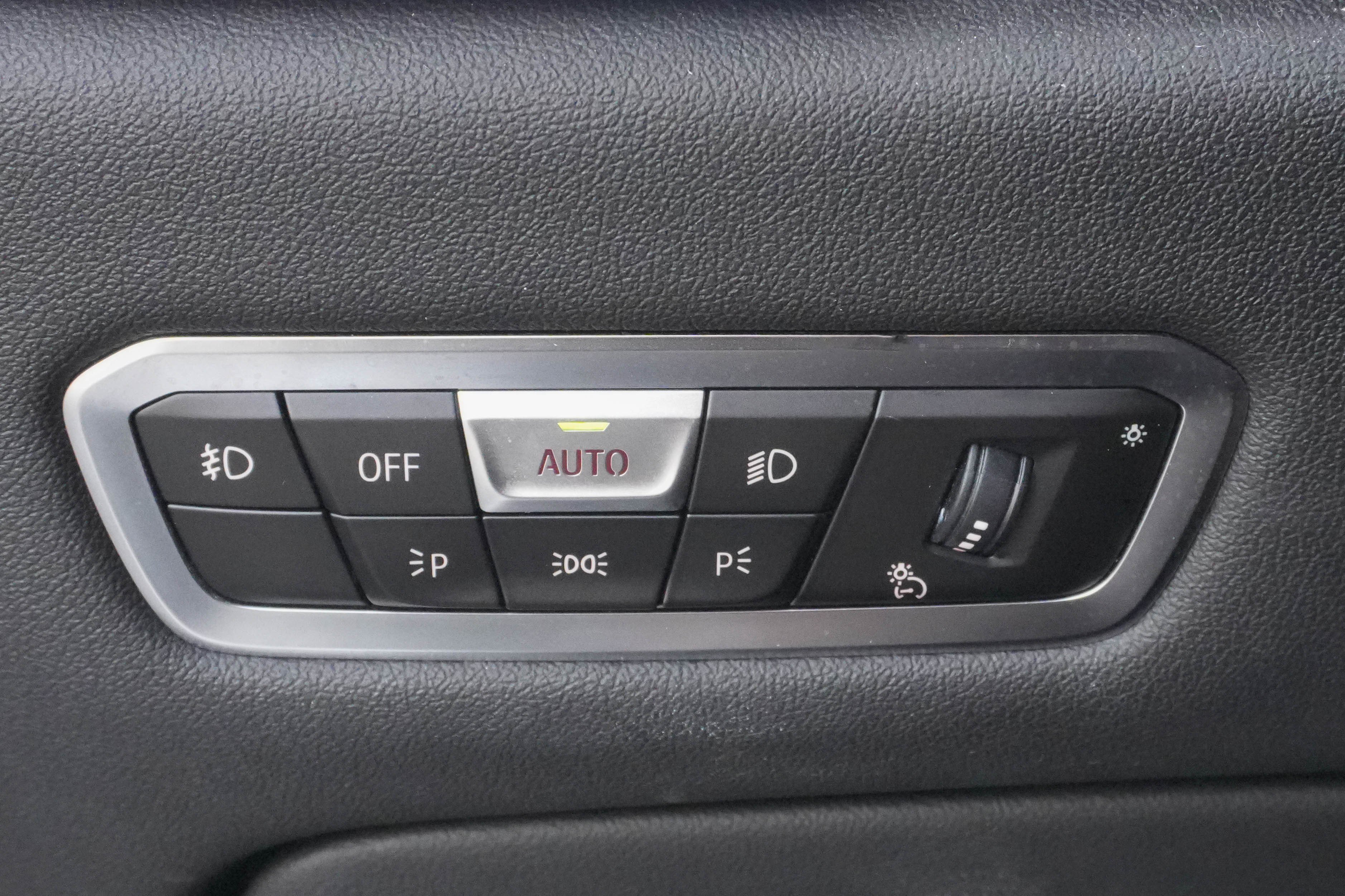 Used 2020 BMW X5 xDrive40i w/ Executive Package image 17