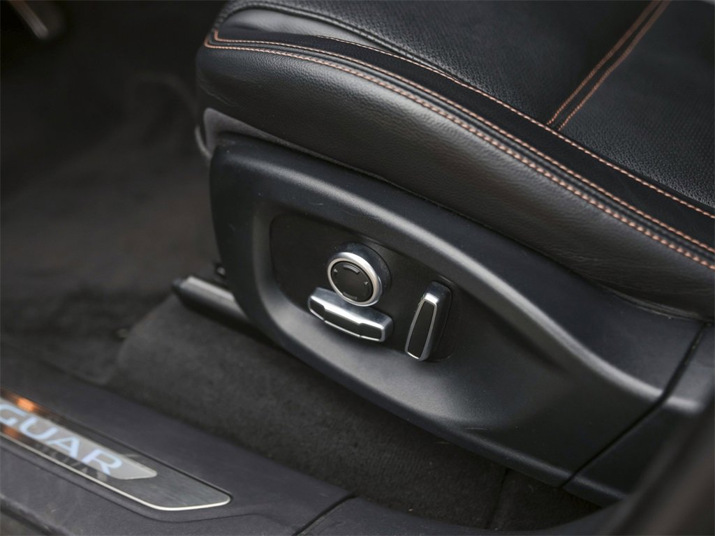 Used 2019 Jaguar F-PACE Prestige image 17