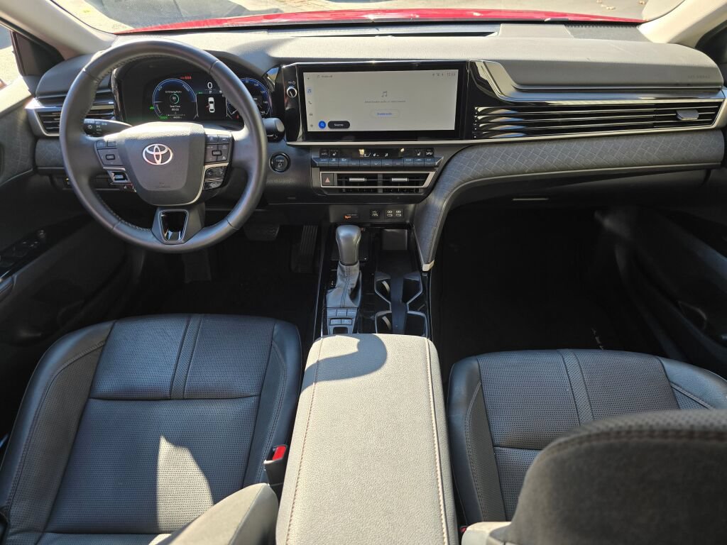 Used 2025 Toyota Camry XLE FWD image 20