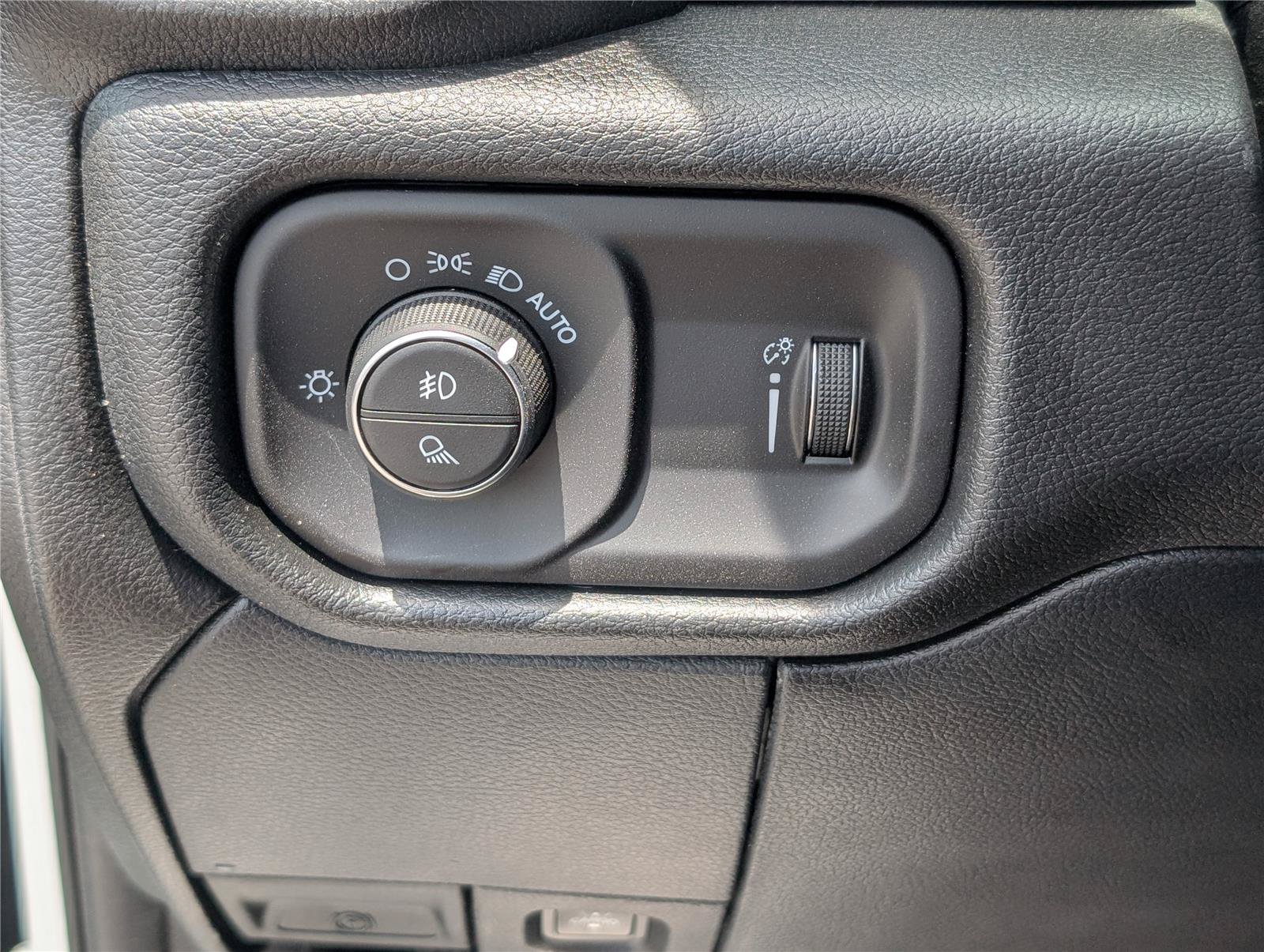 New 2026 RAM 3500 Tradesman AWD/4WD image 15