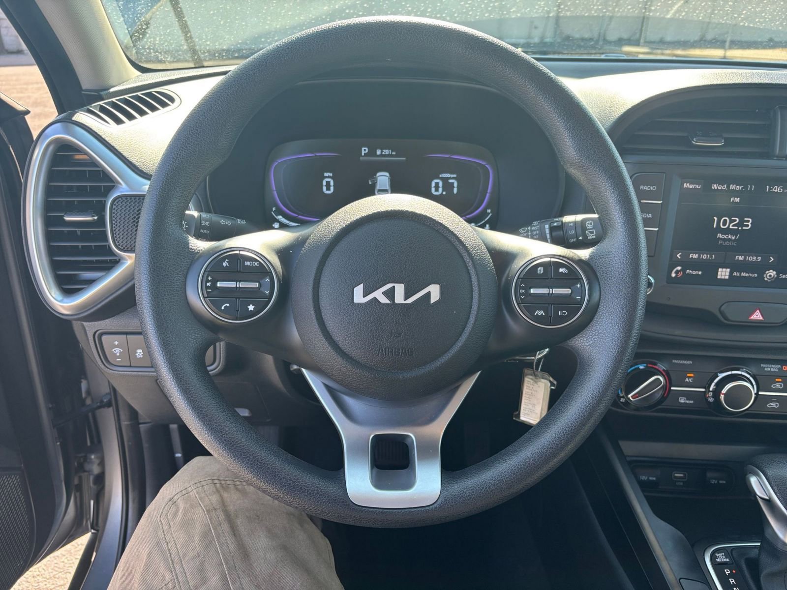 Used 2025 Kia Soul LX w/ LX Technology Package image 33