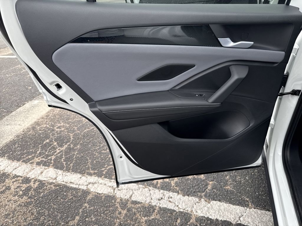 New 2026 Volkswagen Tiguan SE R-Line FWD image 22