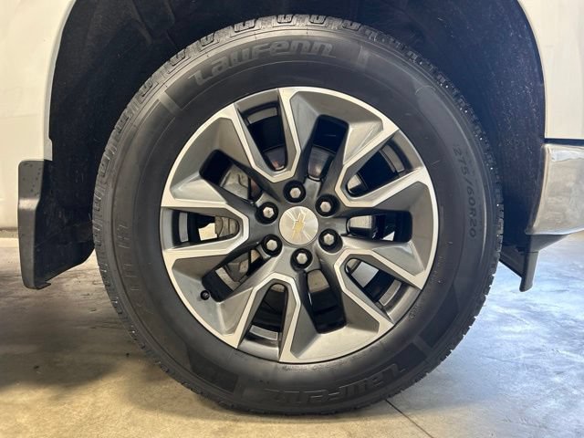 Used 2024 Chevrolet Silverado 1500 LT w/ Leather Package AWD/4WD image 11