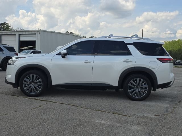 Used 2025 Nissan Pathfinder SL w/ SL Premium Package image 2