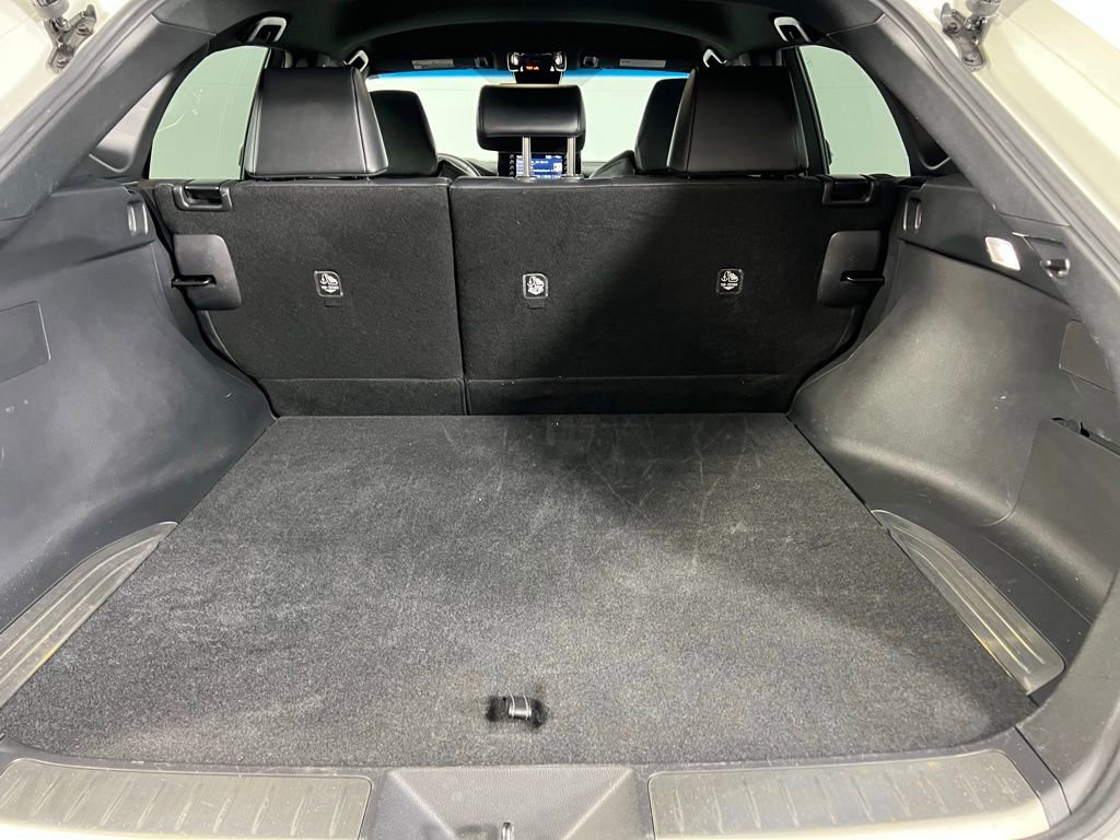 Used 2022 Toyota Venza XLE image 28