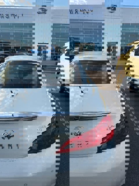 Used 2015 INFINITI Q60 Convertible w/ Premium Package image 23