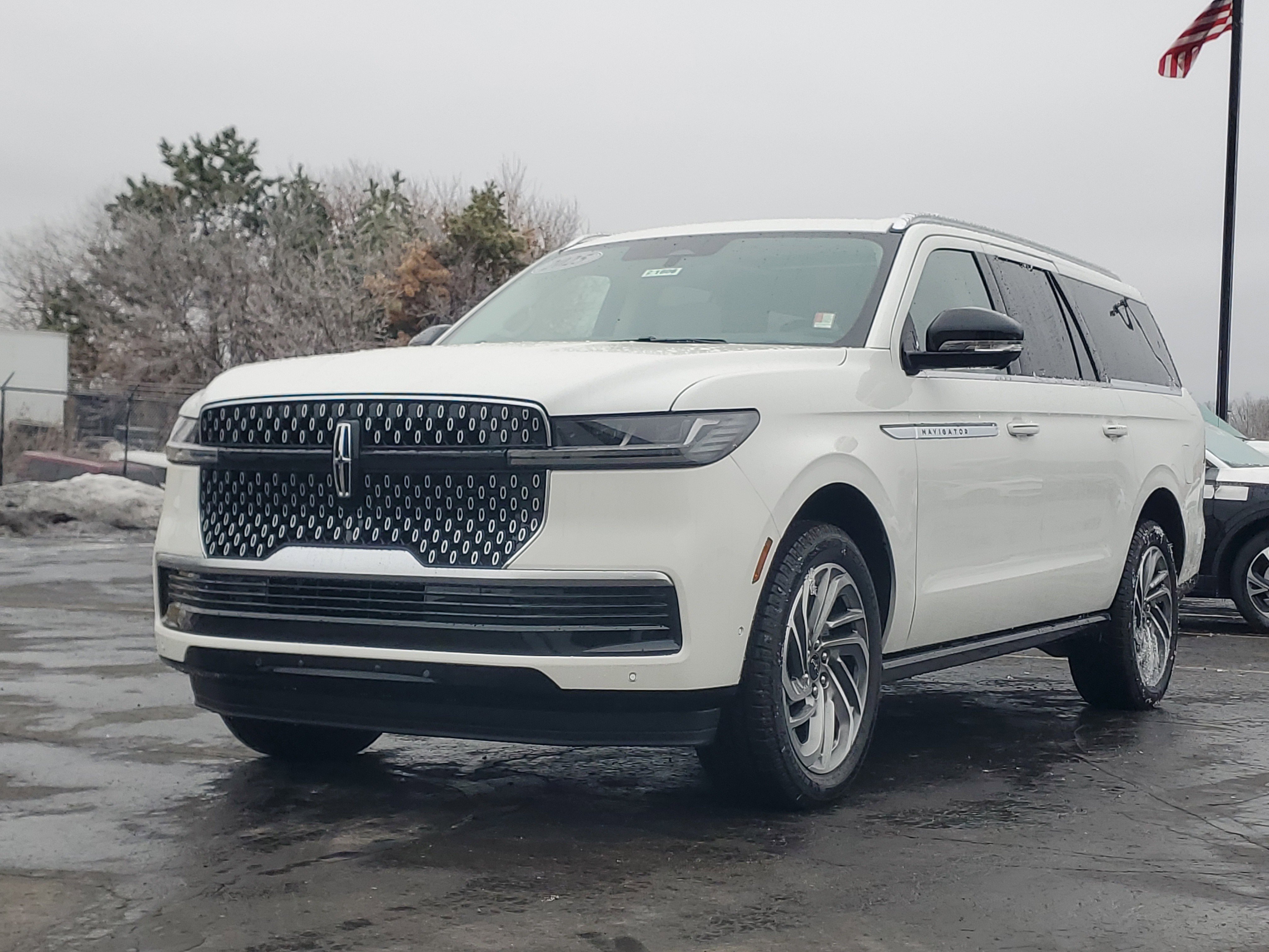 New 2025 Lincoln Navigator L Reserve image 2