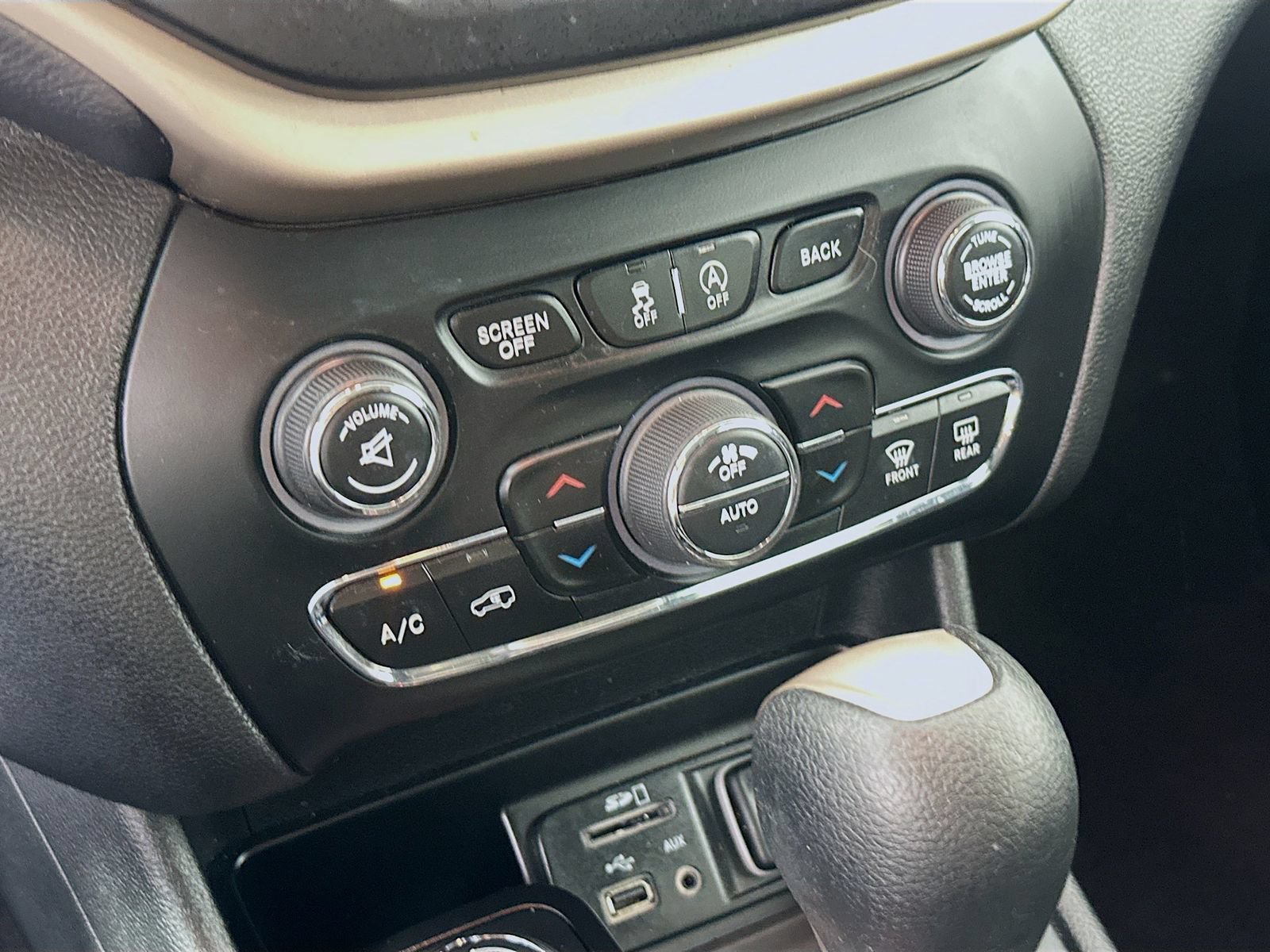 Used 2017 Jeep Cherokee 75th Anniversary AWD/4WD image 16