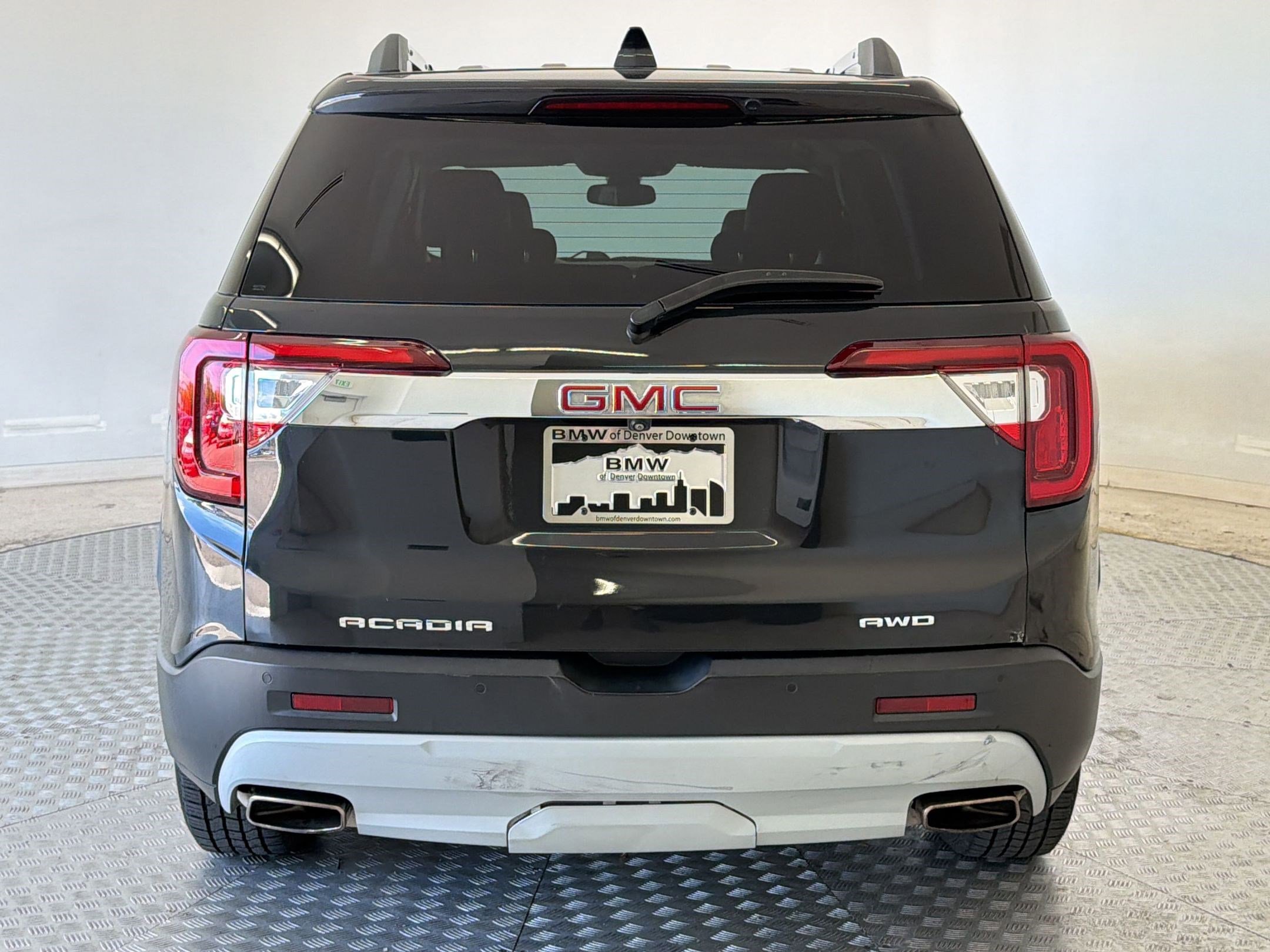 Used 2020 GMC Acadia SLT w/ Driver Alert Package II image 10