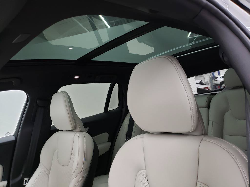 New 2026 Volvo V60 B5 Cross Country Ultra w/ Climate Package AWD/4WD image 7