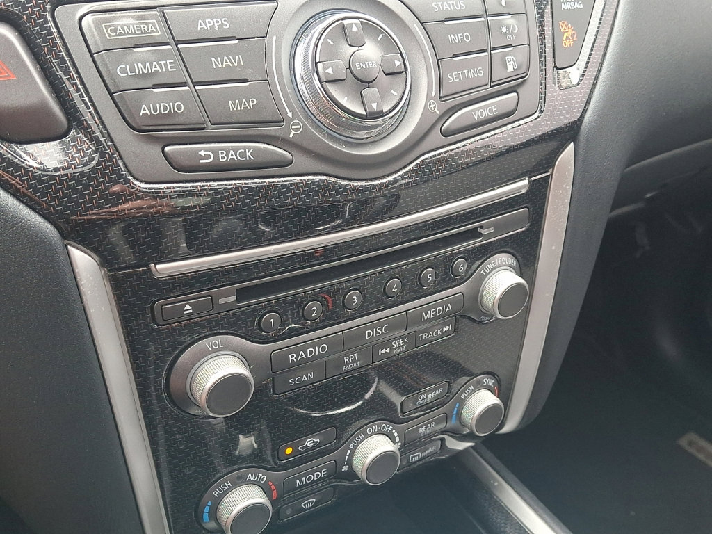 Used 2020 Nissan Pathfinder SL image 28