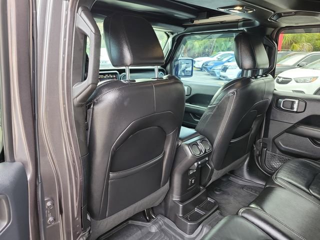 Used 2018 Jeep Wrangler Unlimited Sahara image 12
